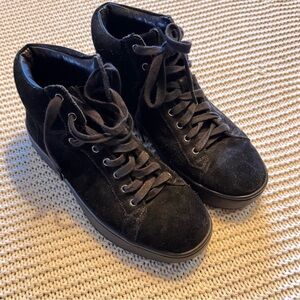 J/SLIDES Black Suede High Top Sneakers Women’s 7.5
